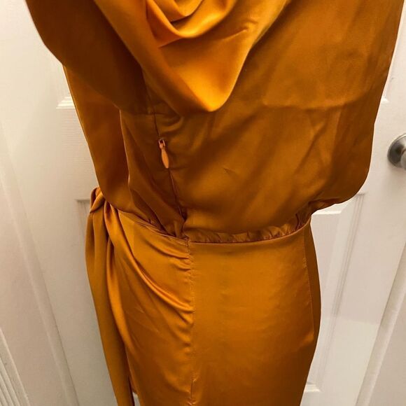 Hello Molly satin mini dress, size 4 - Picture 7 of 10